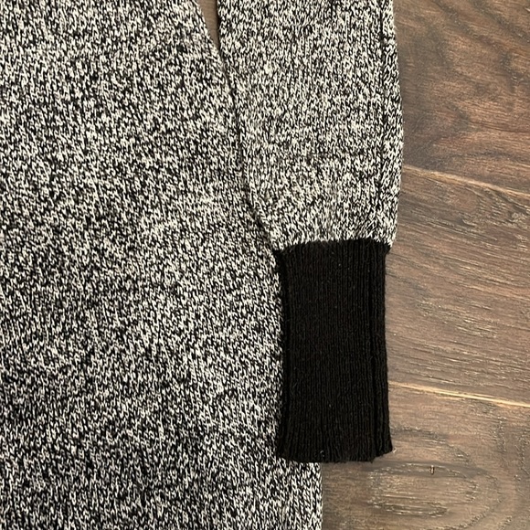 Wearing Your 🩷 On Your Sleeve Sweater sz S - Picture 3 of 5